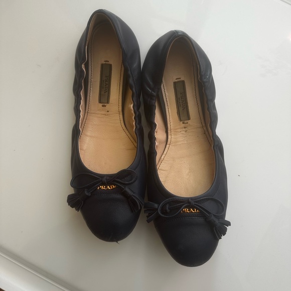 PRADA Cap-Toe Navy Leather Ballet Flats Size 37 / 7 Ballerina Bow with Logo - Picture 1 of 8